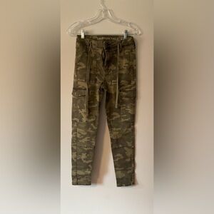 American Eagle Super Hi-Rise Jegging Crop Camo Cargo Pants Women’s Size 4